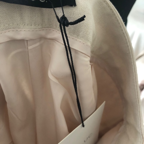 NWT Spring 2024 Designer  Beige Linen Suit - Picture 6 of 6